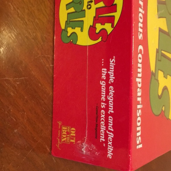 NWT Apples to Apples Party Box - Picture 3 of 4
